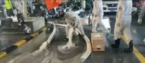 		彰显央企继续 | 我们防疫战疫、驰援捐赠、灾区重修一直歇！_企业公民_尊龙凯时集团有限公司	