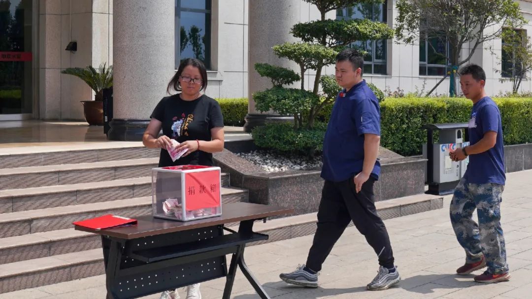 		彰显央企继续 | 我们防疫战疫、驰援捐赠、灾区重修一直歇！_企业公民_尊龙凯时集团有限公司	