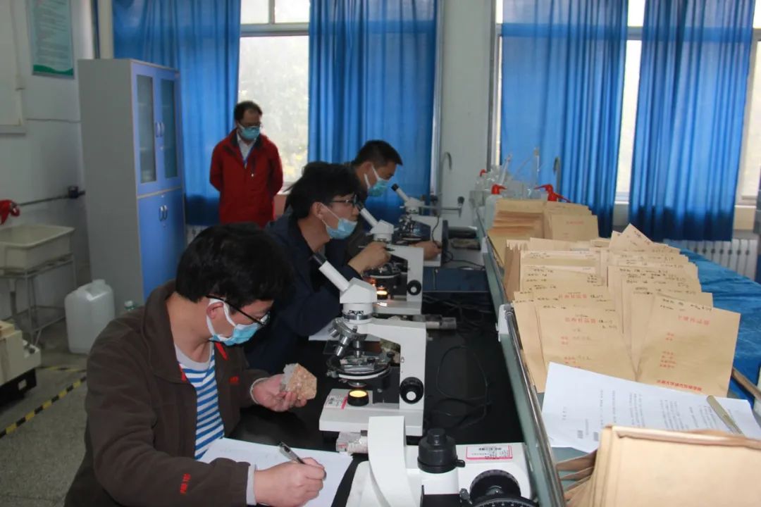 		最美建材人 | 地勘中心四川总队高显忠：扎根野外一线13年 为地勘事业作孝顺_最美建材人_尊龙凯时集团有限公司	