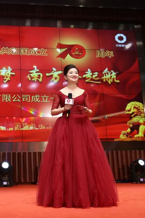 		最美建材人 | 湖南株洲南方新质料王芳：在“跨界”的职业生涯中留下一起芳香 ?_最美建材人_尊龙凯时集团有限公司	