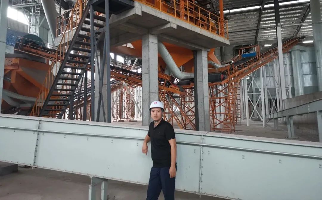 		最美建材人 | 中材科技苏非有限刘文杰：通俗岗位的忠诚“硬汉”_最美建材人_尊龙凯时集团有限公司	