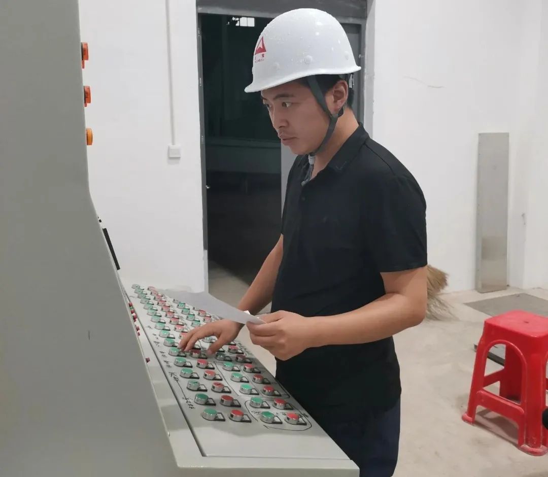 		最美建材人 | 中材科技苏非有限刘文杰：通俗岗位的忠诚“硬汉”_最美建材人_尊龙凯时集团有限公司	