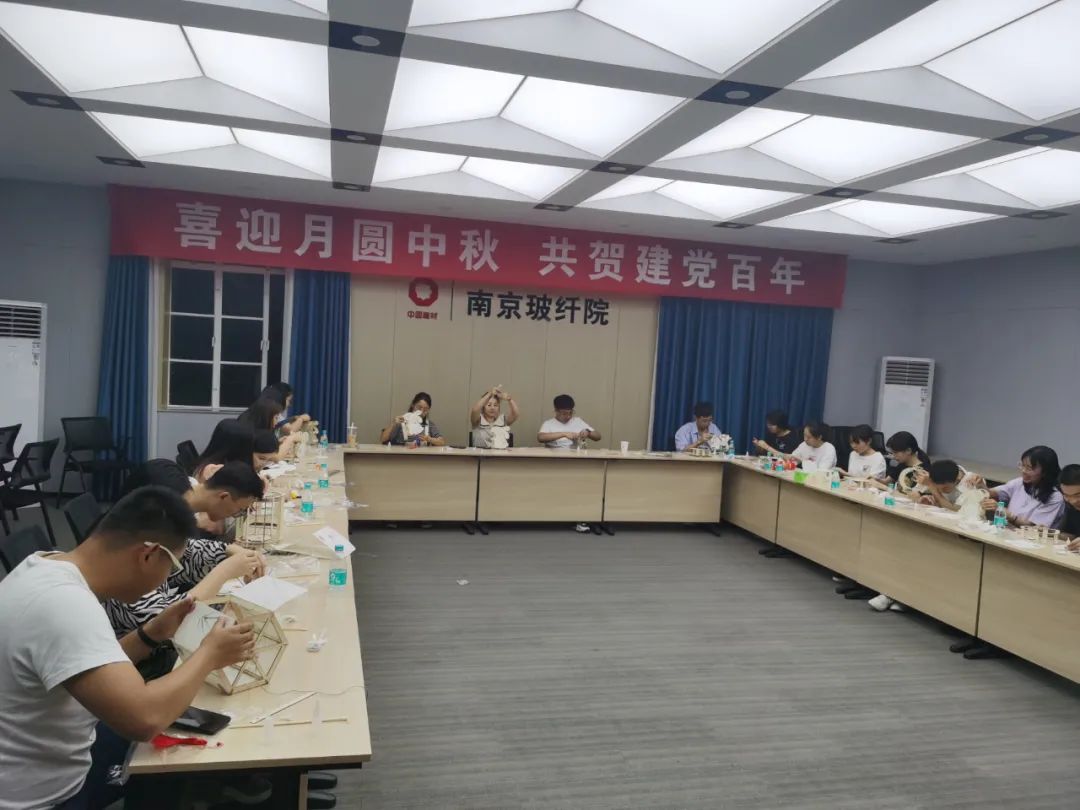		海内外员工同赏一轮明月，，，共寄一份情思 | 员工自制视频很不错哦_责任与文化_尊龙凯时集团有限公司	