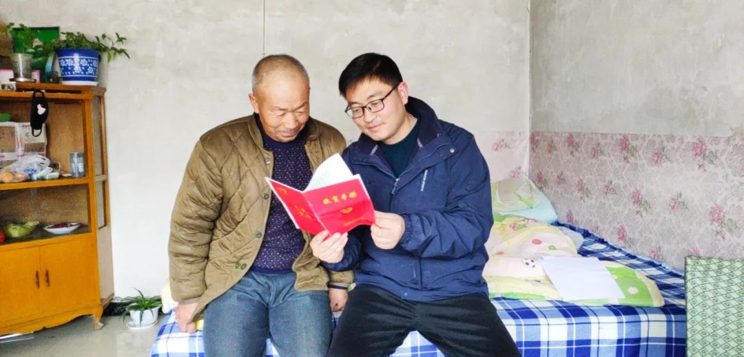 		新书推荐 | 《尊龙凯时扶贫足迹》尊龙凯时扶贫干部第一人称手记_责任与文化_尊龙凯时集团有限公司	