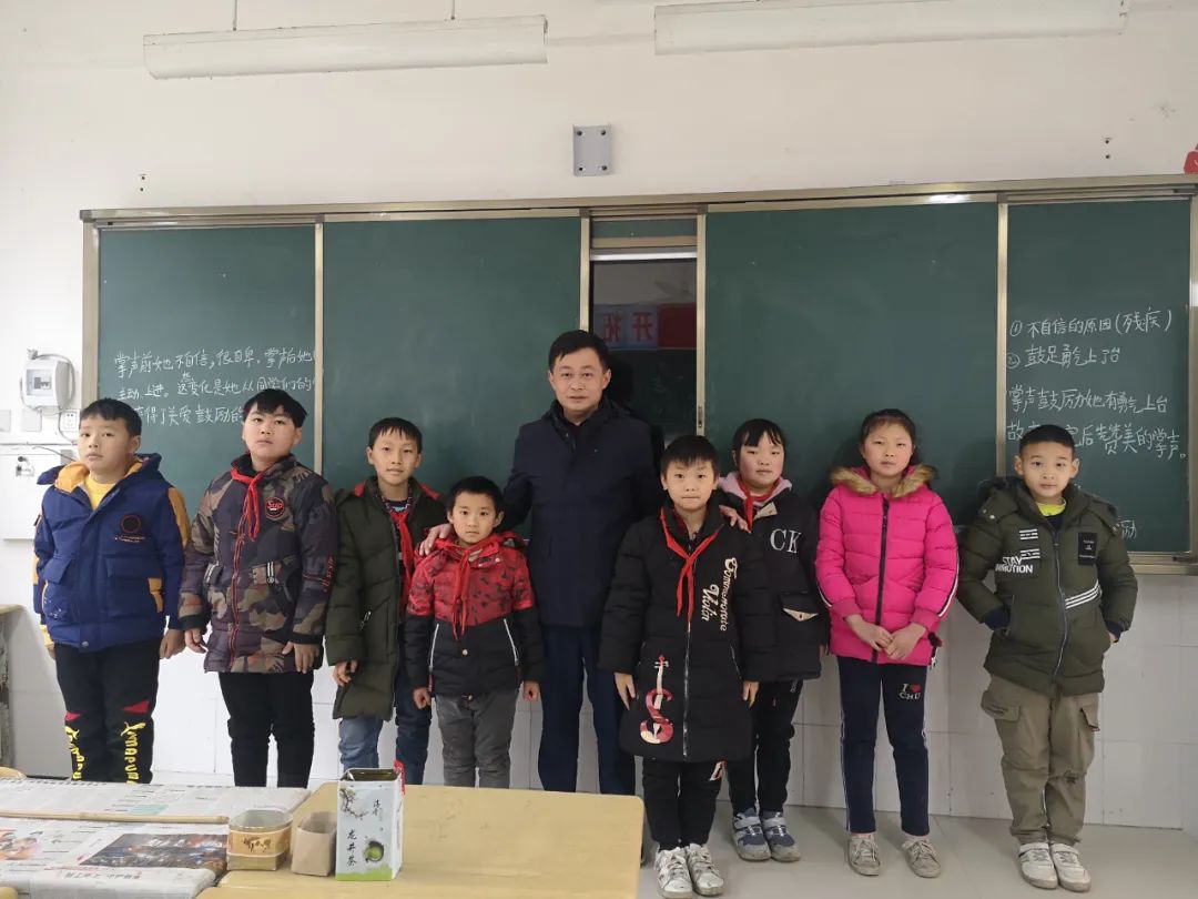 		20220222，，尊龙凯时在“最有爱”的一天继续“尊龙凯时扶贫足迹”_责任与文化_尊龙凯时集团有限公司	