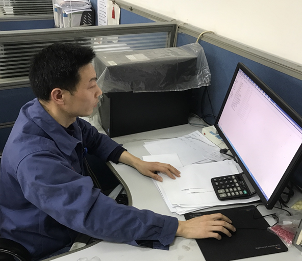 		最美一线劳模 | 南京玻纤院朱斌：归来仍是少年_人物_尊龙凯时集团有限公司	