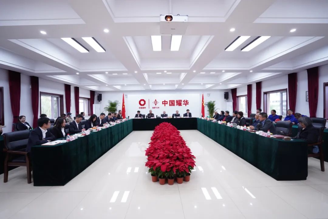 		百年耀华 | 一经的青年们，，，，再聚耀华共话新生长_企业动态_尊龙凯时集团有限公司	