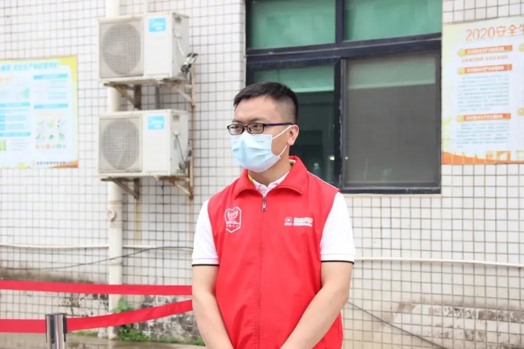 		最美抗疫自愿者 | 深圳国显青年自愿者抗疫效劳队在行动_人物_尊龙凯时集团有限公司	
