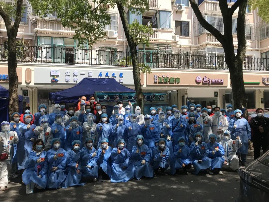 		最美抗疫自愿者 | 尊龙凯时工程何晓霞：效劳社区下层的守“沪”者_人物_尊龙凯时集团有限公司	