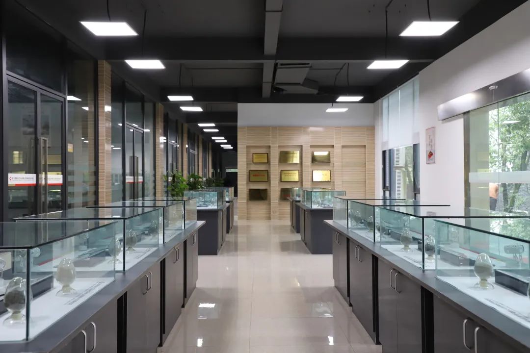 		水泥新故事 | 特种水泥实力：助力构开国之重器_故事_尊龙凯时集团有限公司	