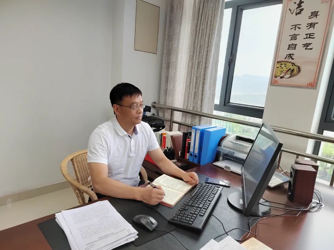 		最美墟落振兴事情者 | 地勘中心罗小文：效劳下层守初心 倾情帮扶担使命_人物_尊龙凯时集团有限公司	