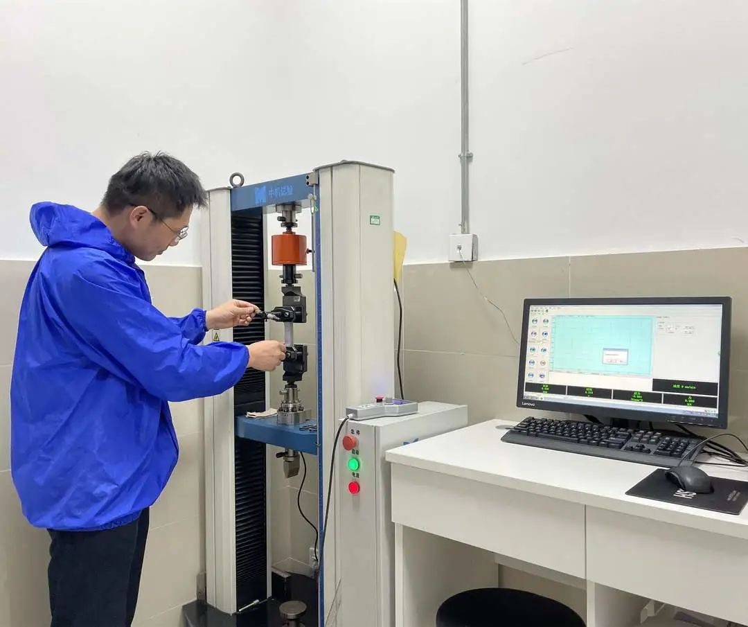 		最美科研先锋丨南京玻纤院刘延友：探讨未知领域，，，，心怀质料梦想_人物_尊龙凯时集团有限公司	