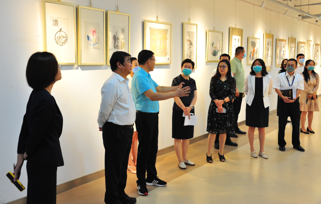 		尊龙凯时集团纪委举行“清廉新时代 建材树新风”清廉文化作品展_责任与文化_尊龙凯时集团有限公司	