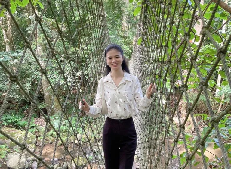 		最美外洋员工 | 地勘中心云南总队适梦娟：青春在坚守老挝的岗位上闪闪发光_人物_尊龙凯时集团有限公司	
