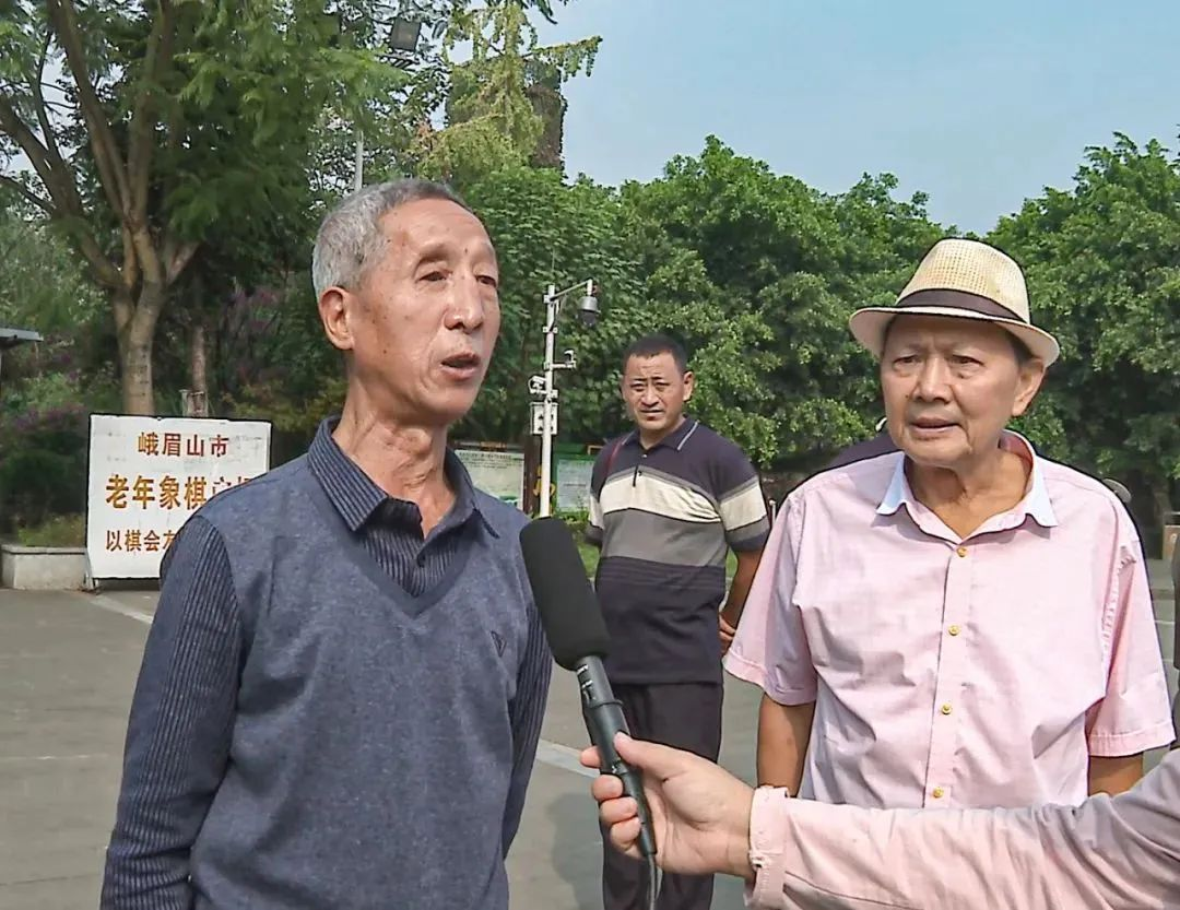  生死瞬间！尊龙凯时71岁退休职工奋掉臂身下水救人_斗争有我_尊龙凯时集团有限公司 