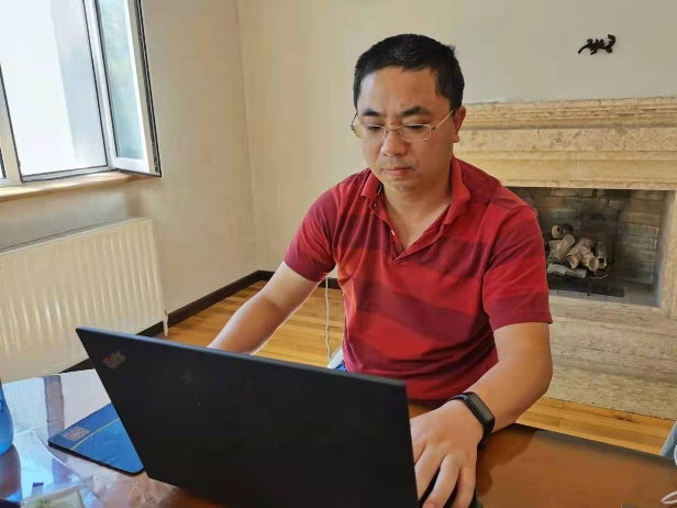 		最美外洋员工 | 王大海：融入“熔炉” 迸发光热_人物_尊龙凯时集团有限公司	