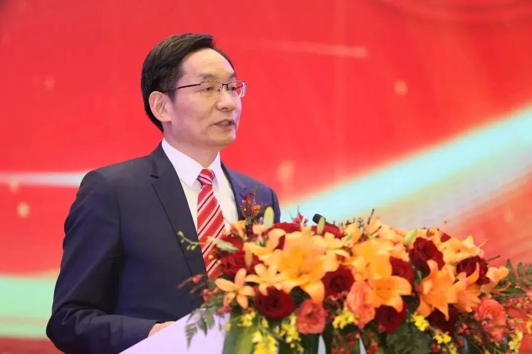 		集团向导出席巨石三十周年相助洽谈运动_幻灯片_尊龙凯时集团有限公司	
