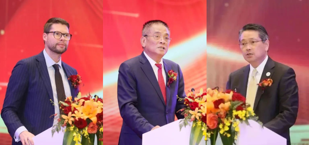 		集团向导出席巨石三十周年相助洽谈运动_幻灯片_尊龙凯时集团有限公司	