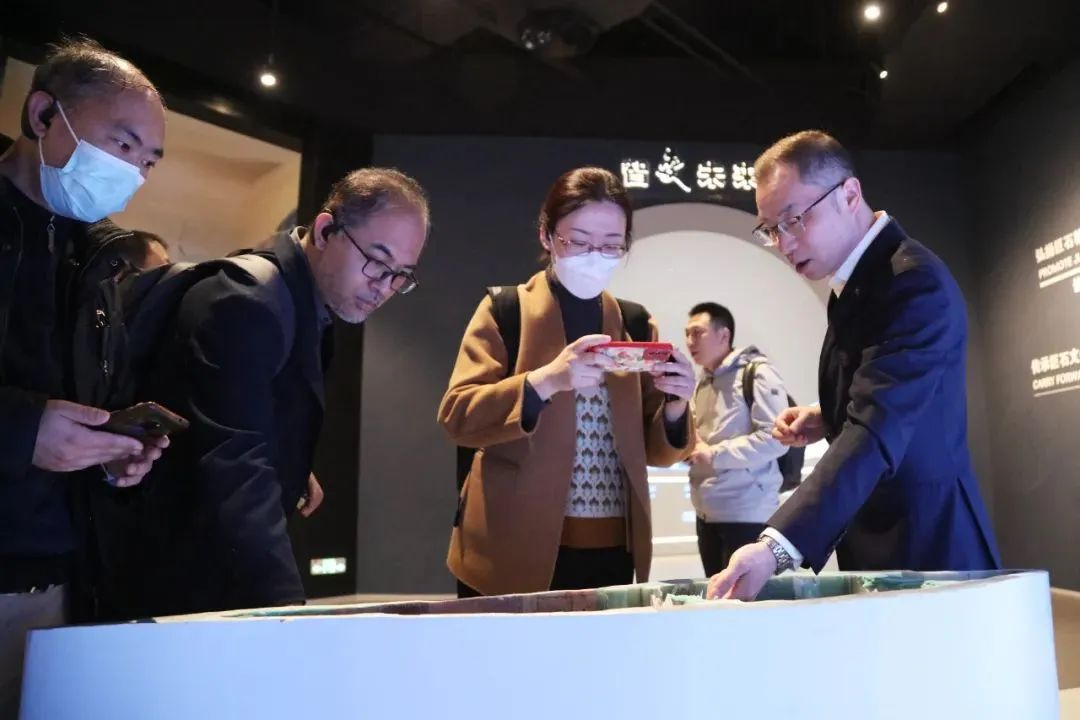 		“走进新国企·刷新赋能新生长”采访运动走进中国巨石_媒体报道_尊龙凯时集团有限公司	