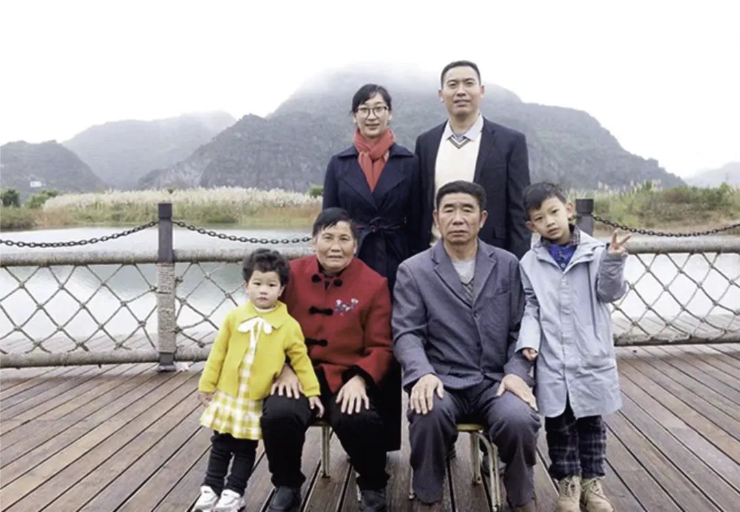 		走进爱的加油站｜幸福一家人 建材一家亲_图片_尊龙凯时集团有限公司	