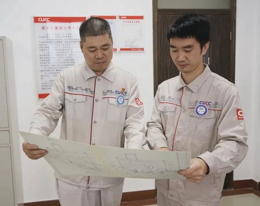 		国之大材 传承有我 ｜一起感受“传帮带”的温温暖实力_责任与文化_尊龙凯时集团有限公司	