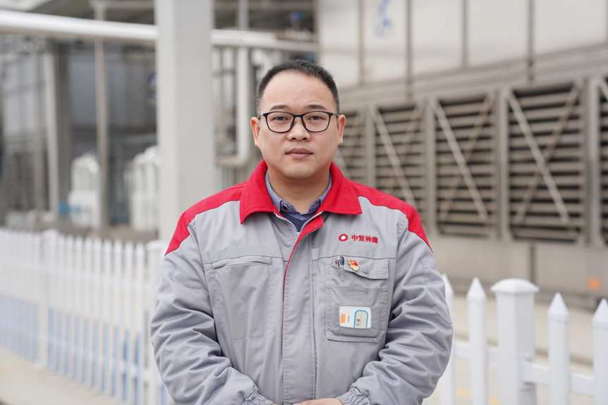 		最美科研先锋 | 中复神鹰林康：程序员跨界工程师的生长历程_最美建材人_尊龙凯时集团有限公司	