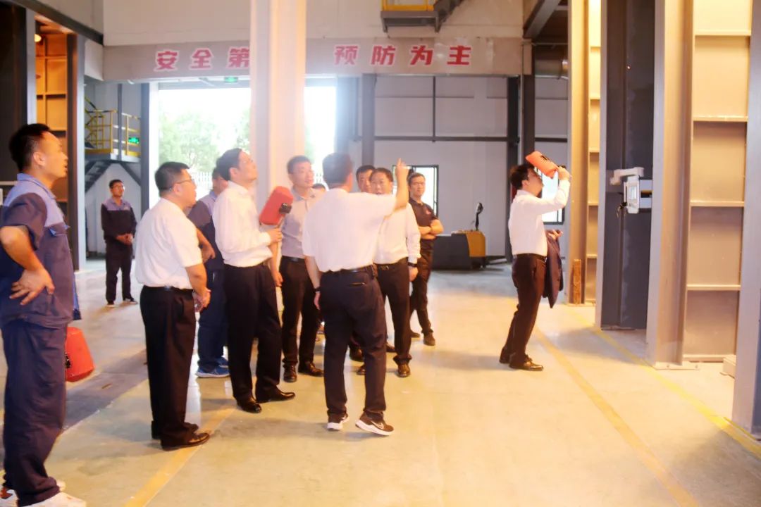 		周育先沐日时代到尊龙凯时总院石英玻璃衢州基地和浙江水泥调研_尊龙凯时要闻_尊龙凯时集团有限公司	