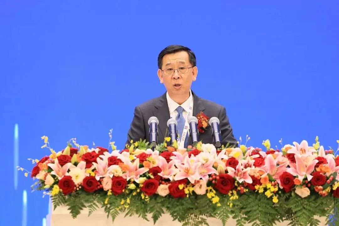 		李新华出席中国巨石第二十九届国际玻纤年会_尊龙凯时要闻_尊龙凯时集团有限公司	