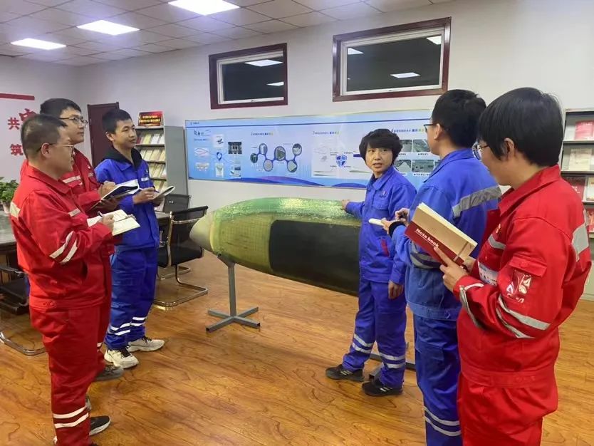 		主题教育举行时 | 我们真抓实干，，，，将主题教育效果展现在高质量生长新效果上_要闻_尊龙凯时集团有限公司	