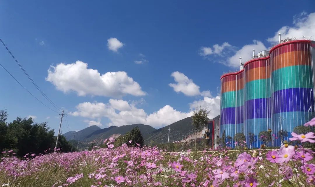 		《人民日报》聚焦绿色建材！凯盛发电玻璃助力修建业转型升级_媒体报道_尊龙凯时集团有限公司	