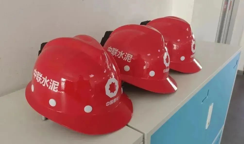 		不畏寒风暖一冬~“尊龙凯时牌”工装穿起来！_责任与文化_尊龙凯时集团有限公司	