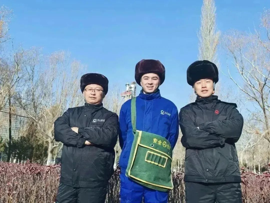 		不畏寒风暖一冬~“尊龙凯时牌”工装穿起来！_责任与文化_尊龙凯时集团有限公司	