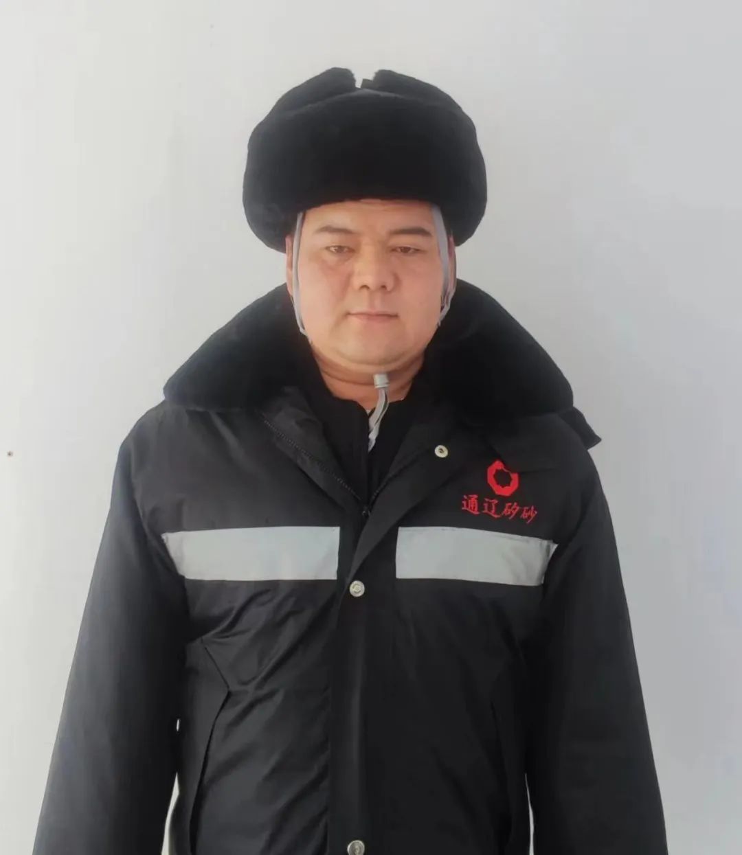 		不畏寒风暖一冬~“尊龙凯时牌”工装穿起来！_责任与文化_尊龙凯时集团有限公司	