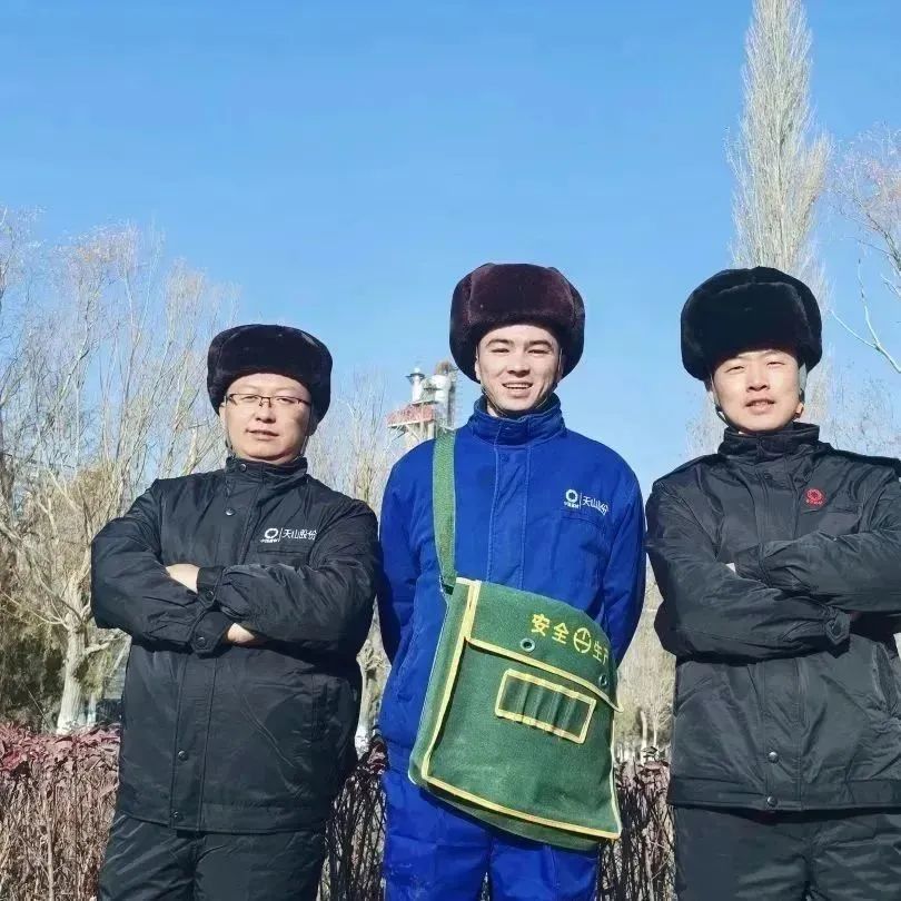 		不畏寒风暖一冬~“尊龙凯时牌”工装穿起来！_责任与文化_尊龙凯时集团有限公司	
