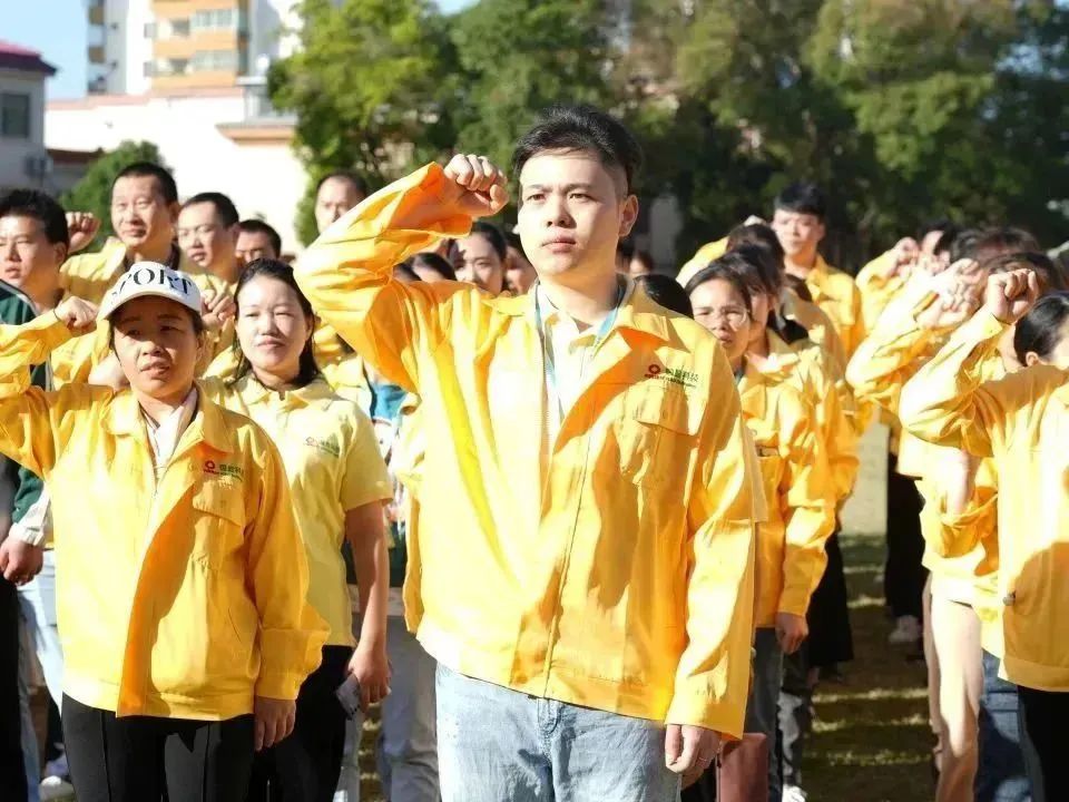		不畏寒风暖一冬~“尊龙凯时牌”工装穿起来！_责任与文化_尊龙凯时集团有限公司	