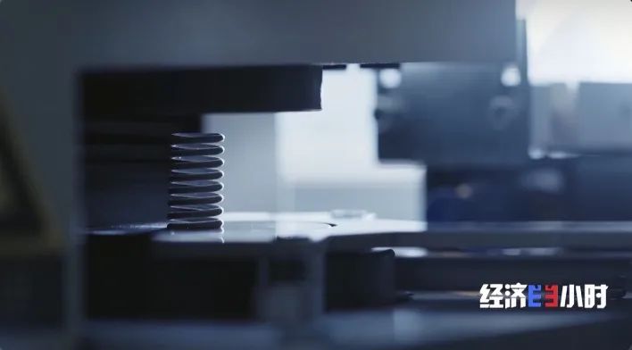 		新质生产力 | 央视《经济半小时》：挑战天下纪录的陶瓷弹簧_媒体报道_尊龙凯时集团有限公司	