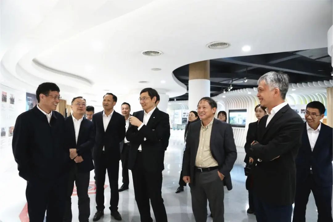 		周育先到北新嘉宝莉和地勘中心广东总队调研_尊龙凯时要闻_尊龙凯时集团有限公司	