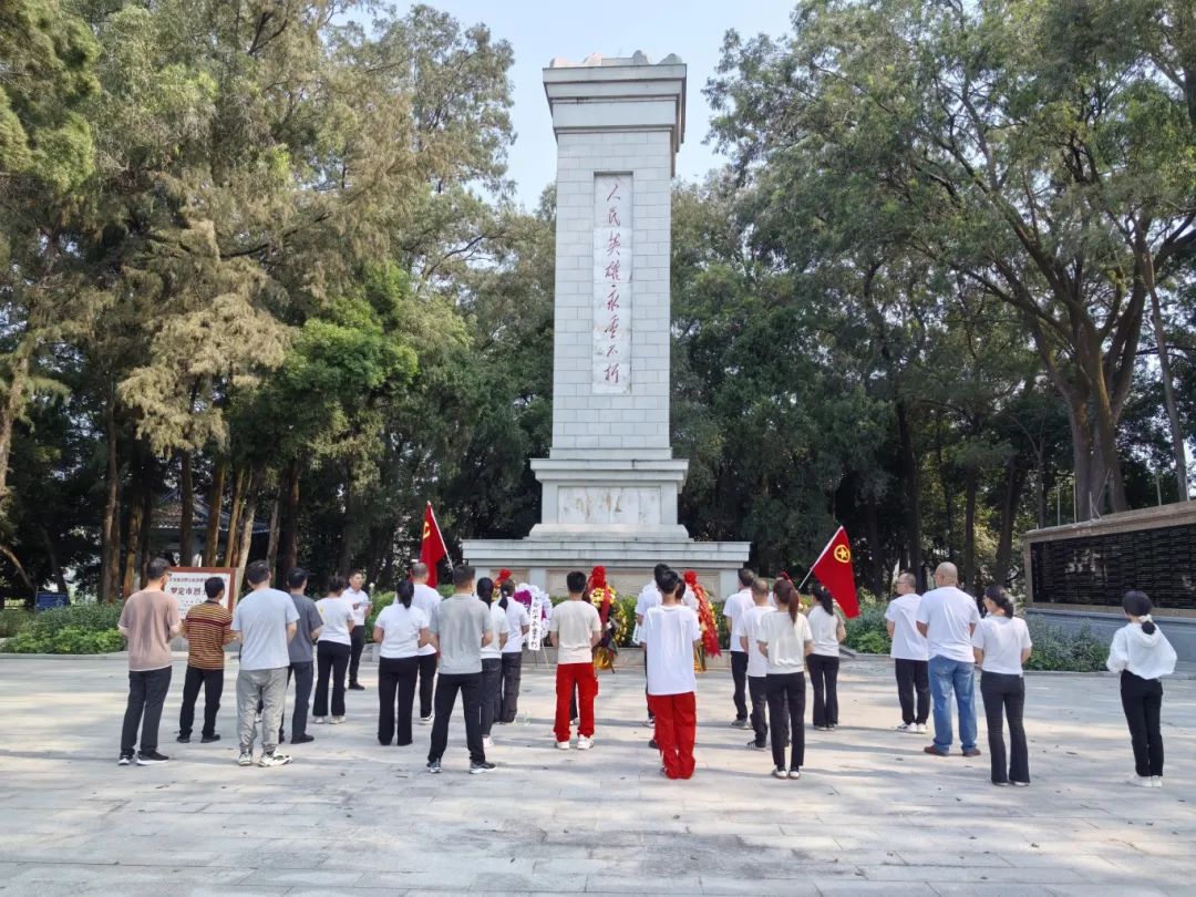 		清明 | 尊龙凯时集团所属企业开展祭扫运动_责任与文化_尊龙凯时集团有限公司	