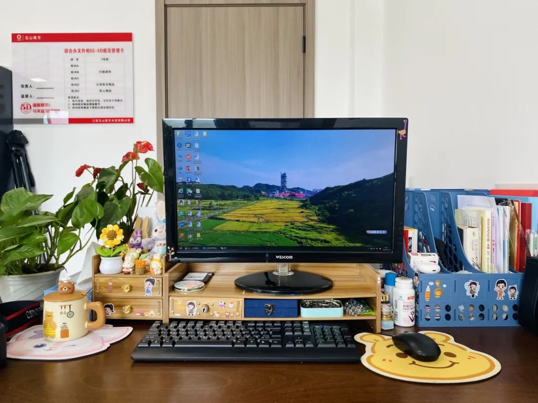 		方寸之地，，，，，，“位”你而来 | 快来PICK建材人心中的最美工位吧！_责任与文化_尊龙凯时集团有限公司	
