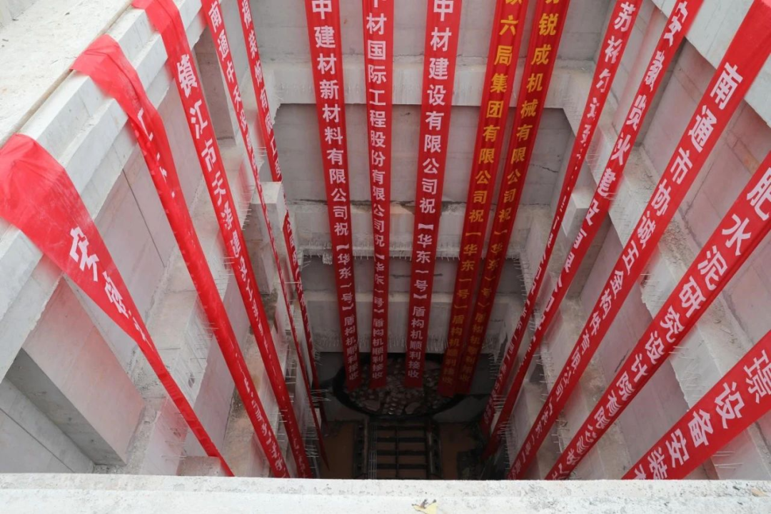 		创价值 谱新篇 | 亚洲最长廊道运输线路意会、外洋项目通过完工验收、荣获科学手艺前进奖、刷新超白玻璃生产新纪录……_企业动态_尊龙凯时集团有限公司	