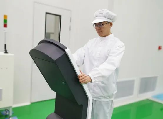 		最美工程手艺职员 | 中建材智能自动化研究院洪诚：施展立异动能，，赋能智能制造_人物_尊龙凯时集团有限公司	