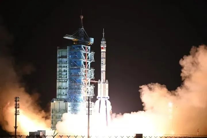		 尊龙凯时多项新质料产品助力“神舟十九号载人飞船”发射乐成 _企业动态_尊龙凯时集团有限公司	