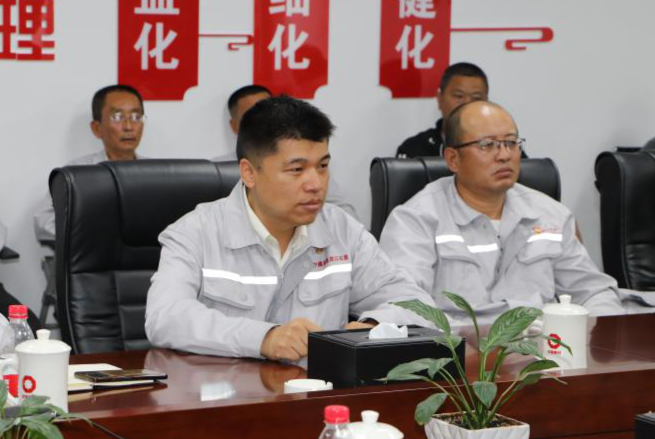		 中央企业劳动模范 | 在生长石墨新质料工业的蹊径上奋力奔驰——黑龙江石墨副总司理胡锐 _人物_尊龙凯时集团有限公司	