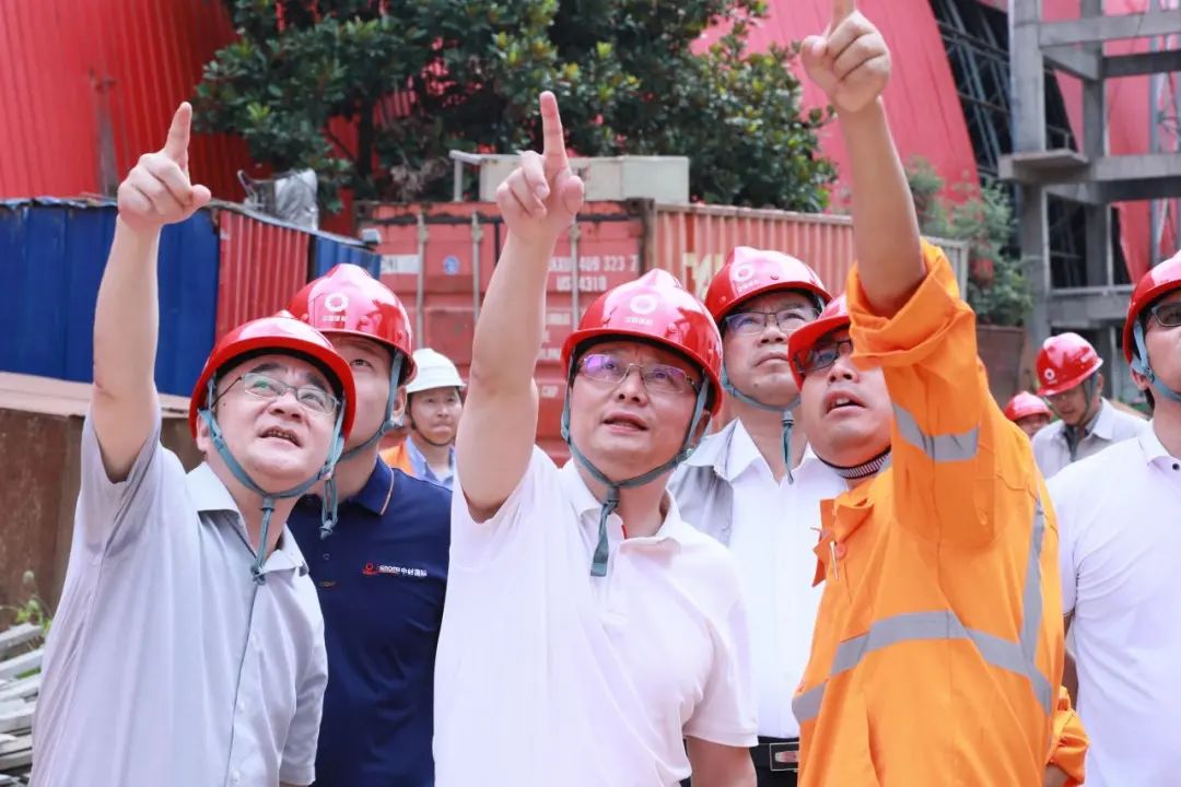 		 中央企业劳动模范 | 笃行实干 敢做善成 以“新”发力开启古板制造新篇——南方水泥党委副书记、总裁段振洪 _人物_尊龙凯时集团有限公司	
