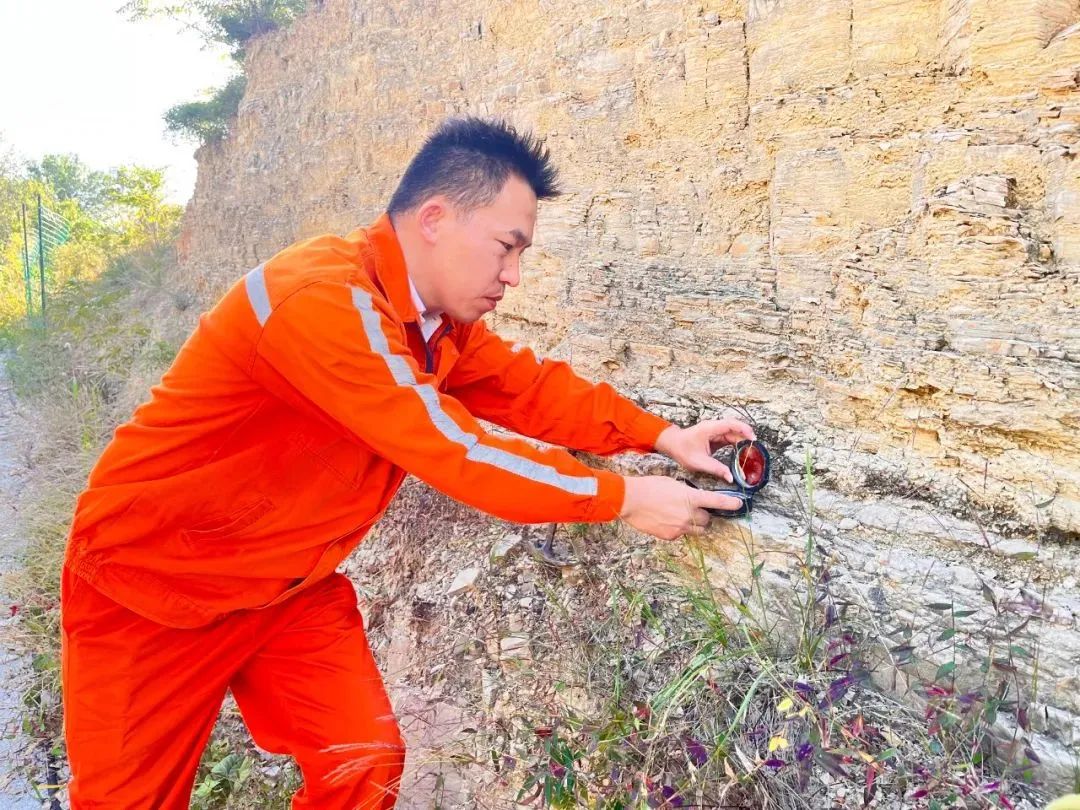 		 中央企业劳动模范 | 不负热爱扎根地勘一线 ——地勘中心山东总队主任工程师高继辉 _人物_尊龙凯时集团有限公司	
