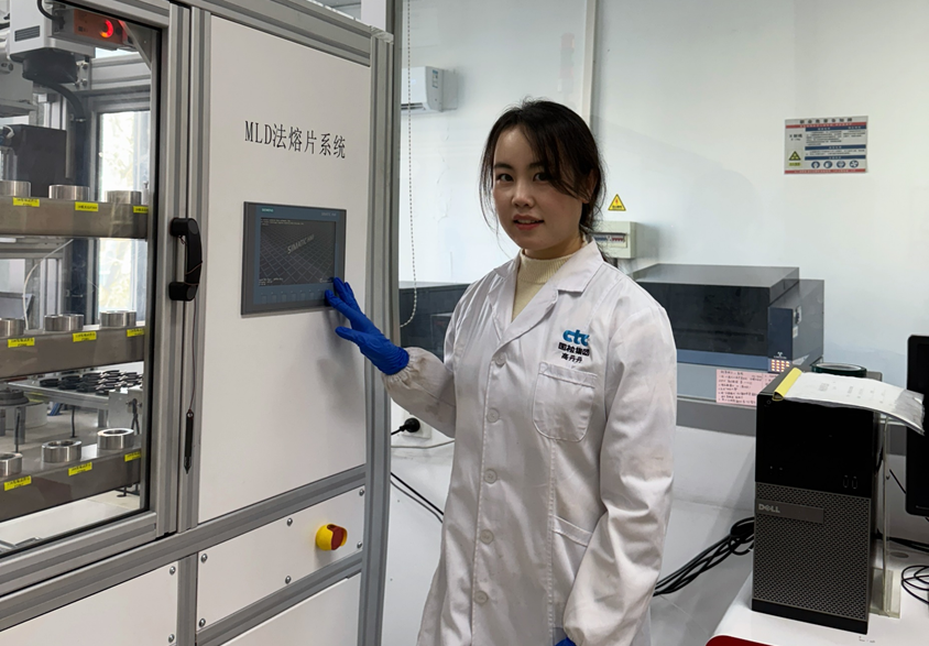 		 科研助理在一线丨高丹丹：用科学严守修建清静的第一道防地 _人物_尊龙凯时集团有限公司	