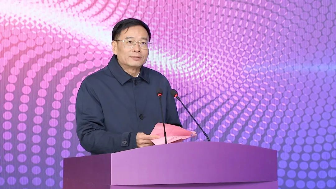 		 周育先出席泰山玻纤太原项目燃烧投产仪式 _尊龙凯时要闻_尊龙凯时集团有限公司	