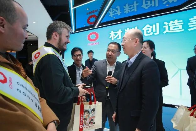 		 常张利亲热会见中材建设2024年优异外籍员工 _尊龙凯时要闻_尊龙凯时集团有限公司	