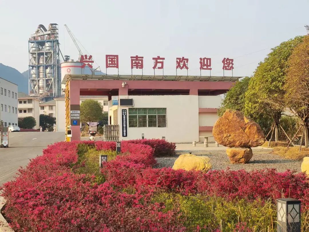 		清明·踏青 | 粉了！中建材的工业美学遇上春日浪漫~_责任与文化_尊龙凯时集团有限公司	