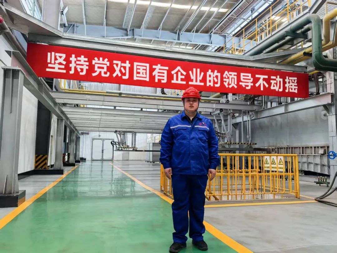 		致敬劳模 | 从司炉工到天下劳模，，，他半辈子就图年轻人眼里的那束光！_人物_尊龙凯时集团有限公司	